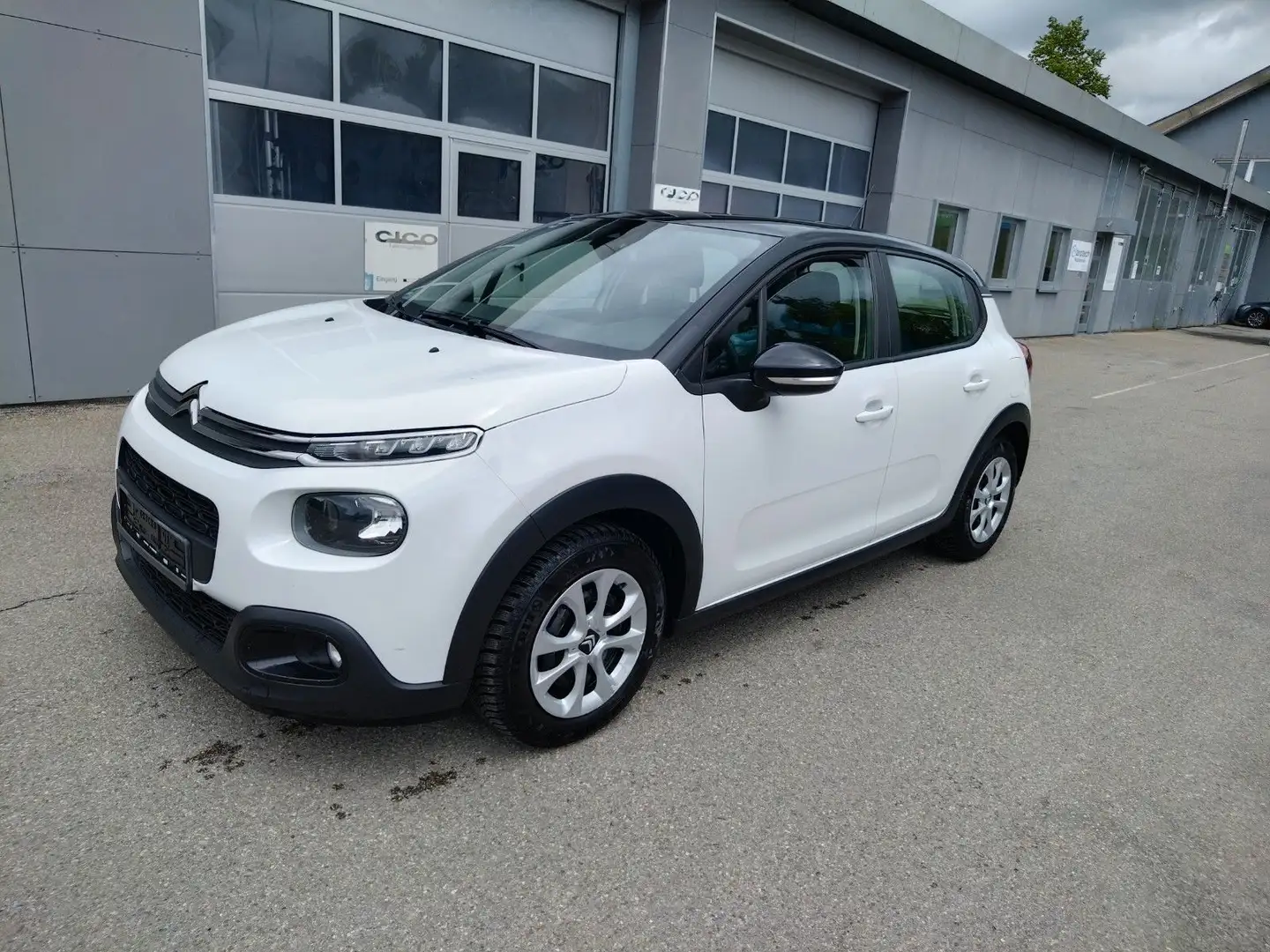 Citroen C3 Feel+KLIMAAUTOMATIK+SHZ+CAM+NAVI+PDC+EURO 6 Blanc - 1