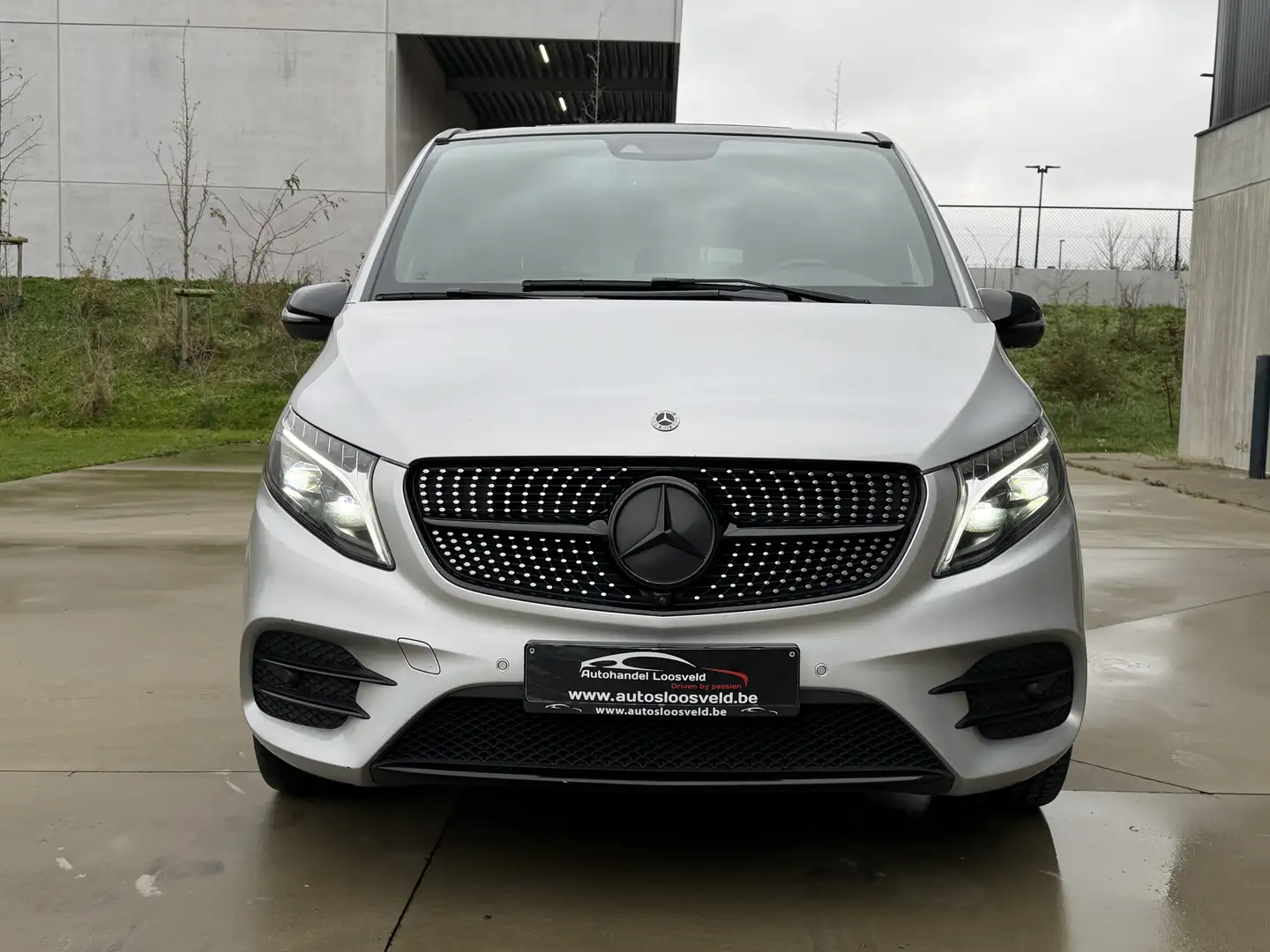 Mercedes-Benz V 300 d AMG Line / Dubbel Cabine / BTW / CARPLAY/ CAMERA Silver - 2