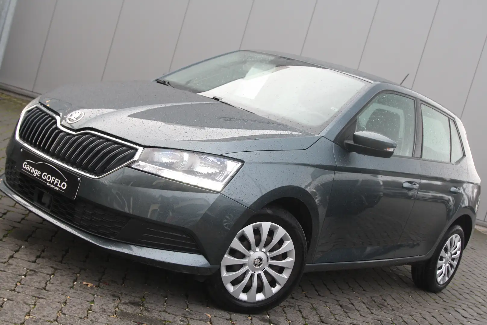 Skoda Fabia 1.0I AMBITION - 89.000KM - 2020 Gris - 2