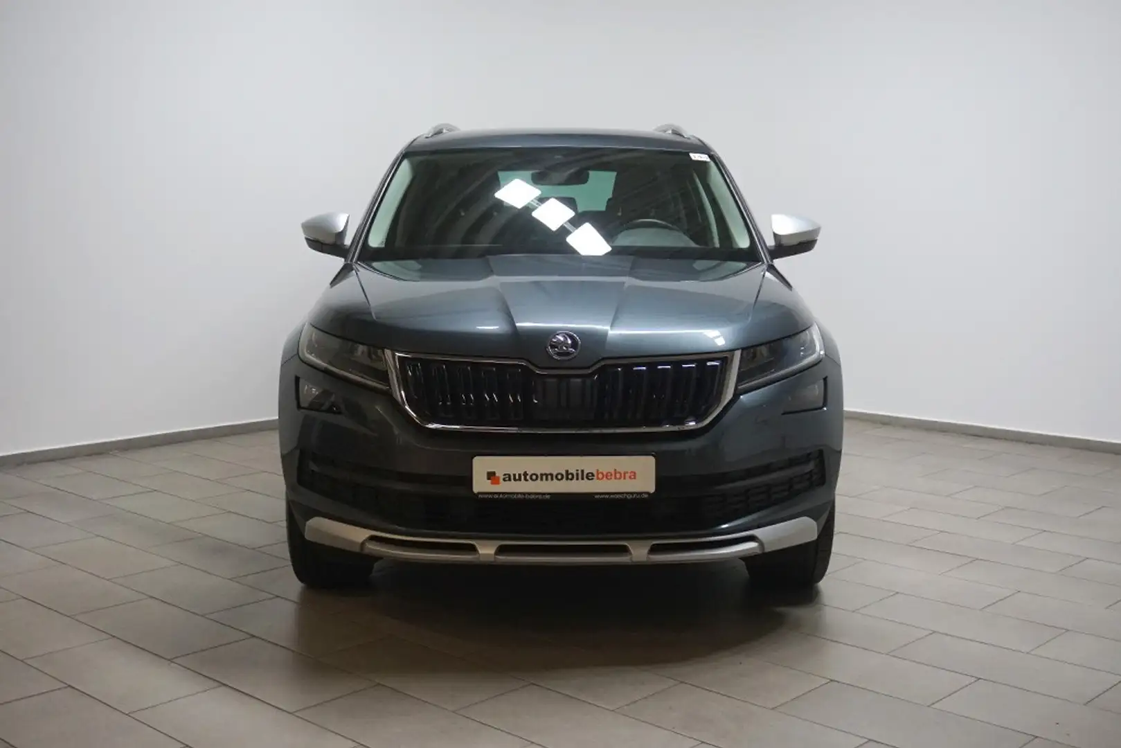 Skoda Kodiaq 2.0TDI DSG Scout 4x4 AHK 7-Sitzer Grau - 2