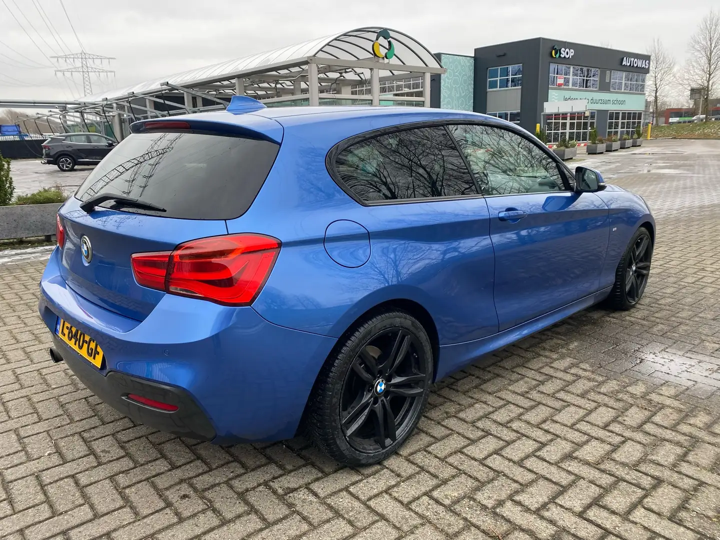 BMW 118 i M Sport Bleu - 2