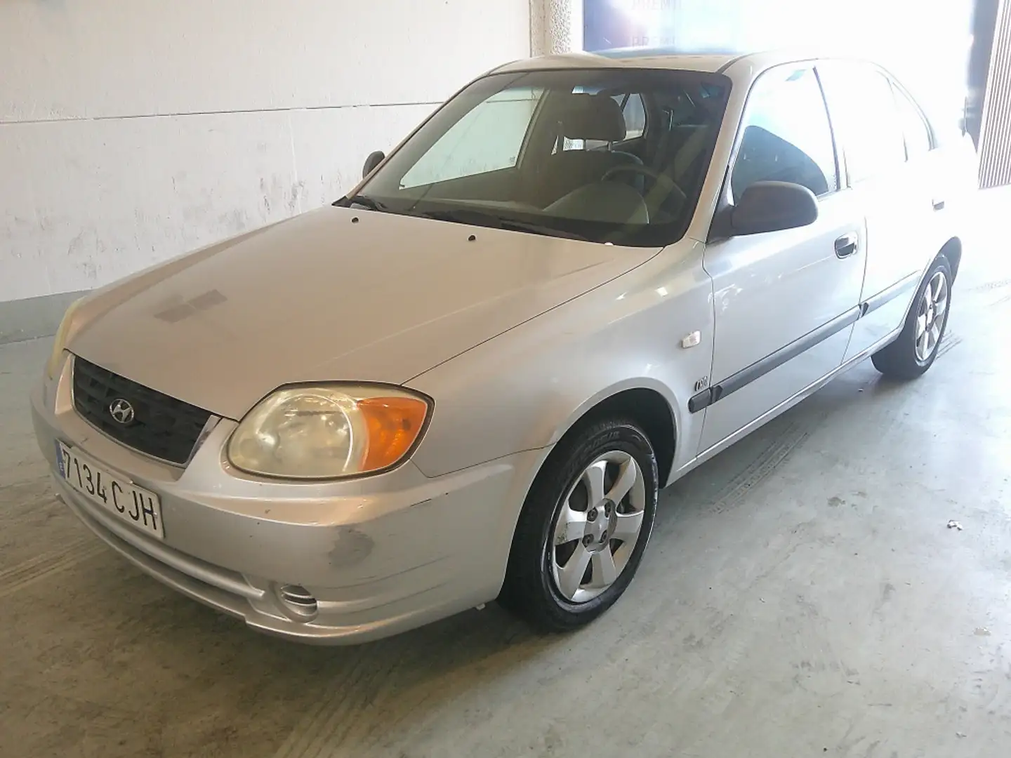 Hyundai ACCENT 1.5 CRDi GL 5p. Plateado - 1
