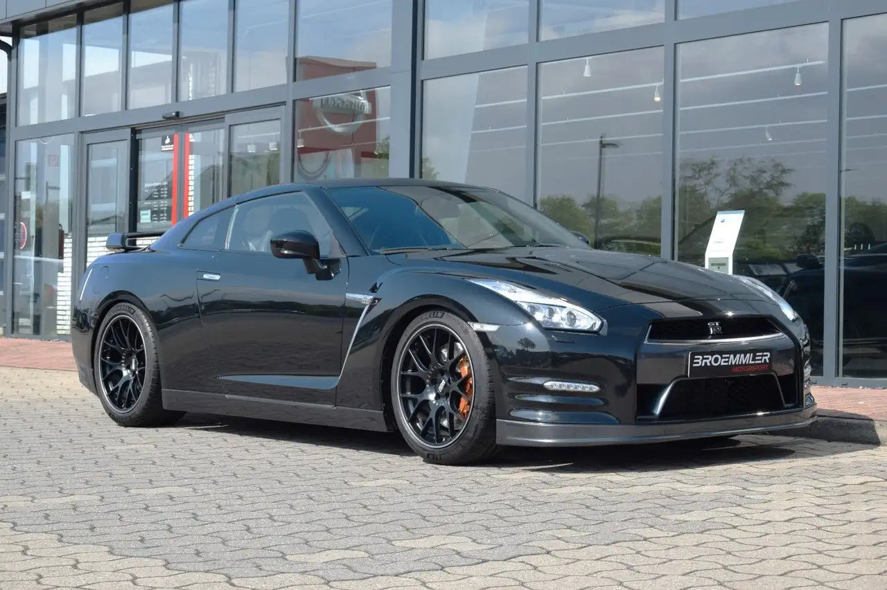Nissan GT-R
