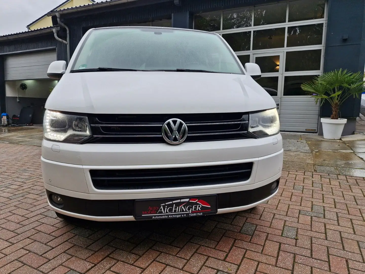 Volkswagen T5 Multivan 25 Jahre Edition 2.Hand Standheizung Weiß - 2