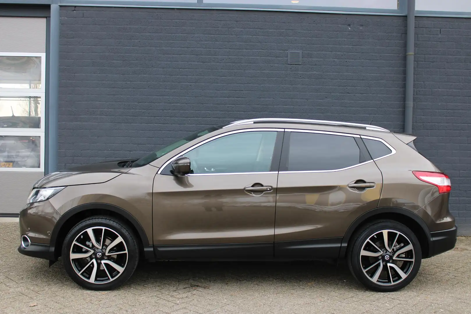Nissan Qashqai DIG-T 115 PK Tekna X-Tronic NL-Auto | Automaat | N Braun - 2