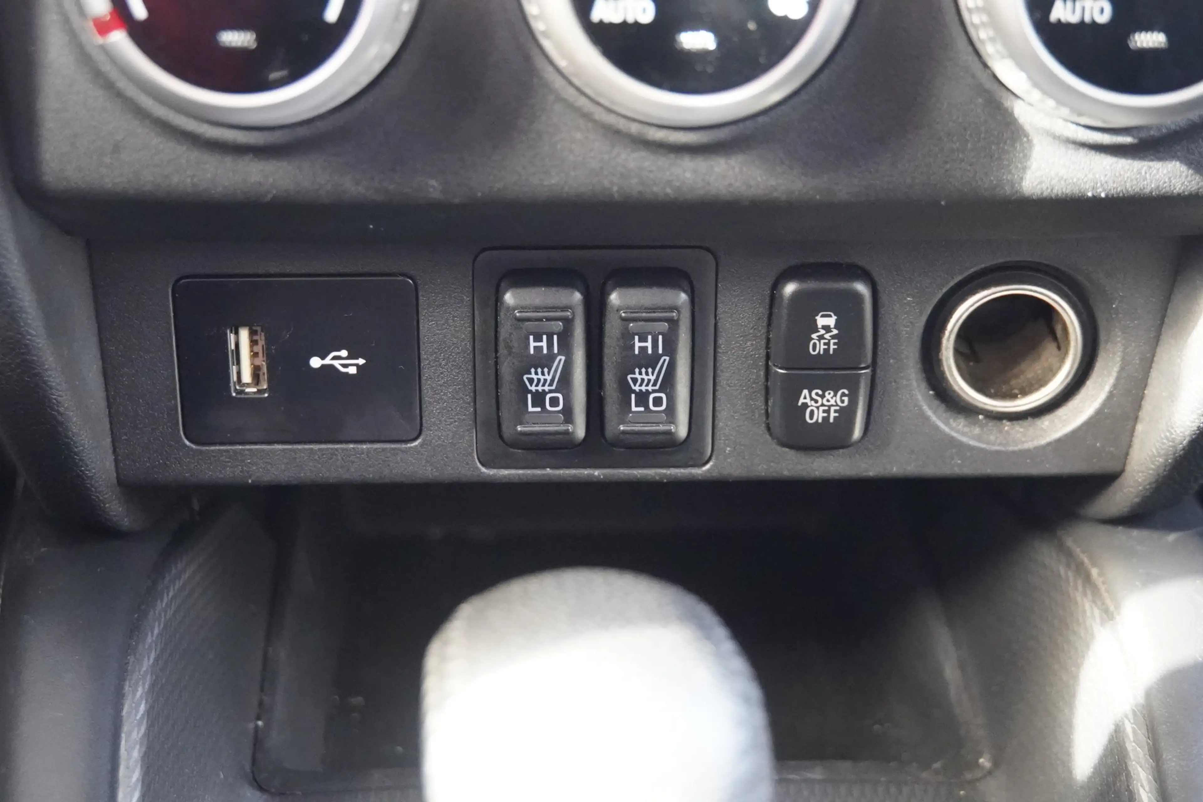 Mitsubishi ASX 2.0 MIVEC Intro Edition 2WD DAB Kamera LED — photo 18