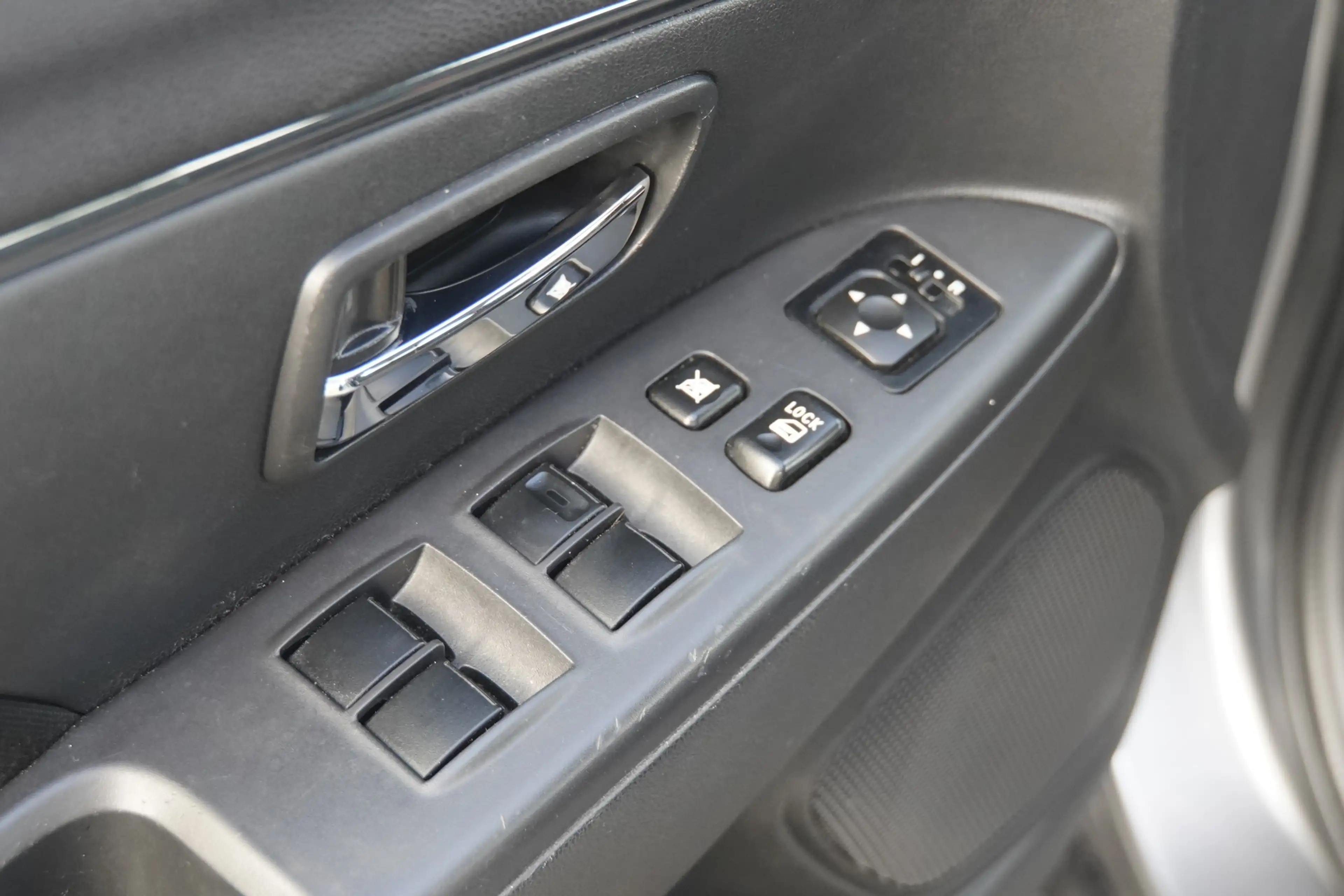 Mitsubishi ASX 2.0 MIVEC Intro Edition 2WD DAB Kamera LED — photo 26