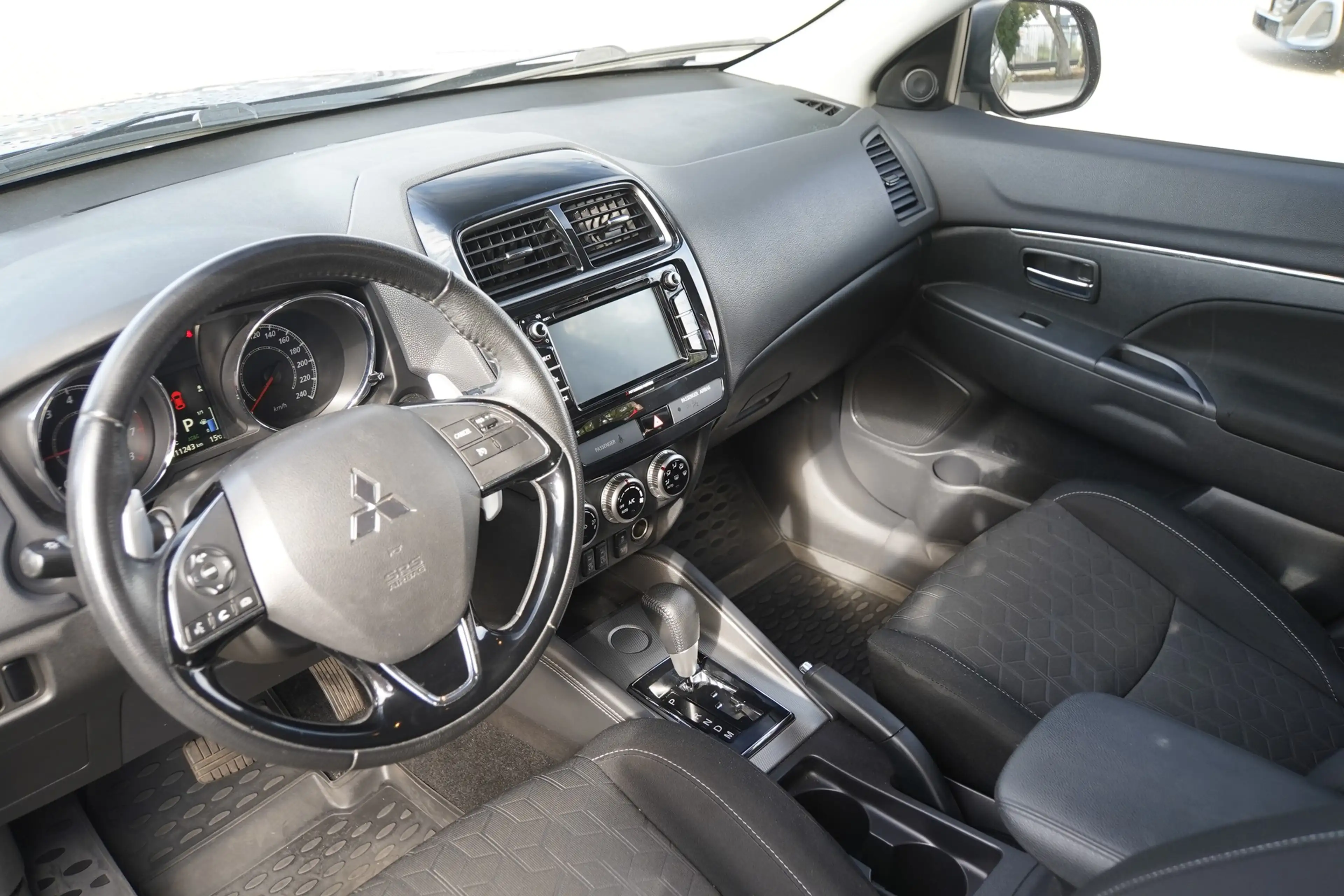 Mitsubishi ASX 2.0 MIVEC Intro Edition 2WD DAB Kamera LED — photo 30