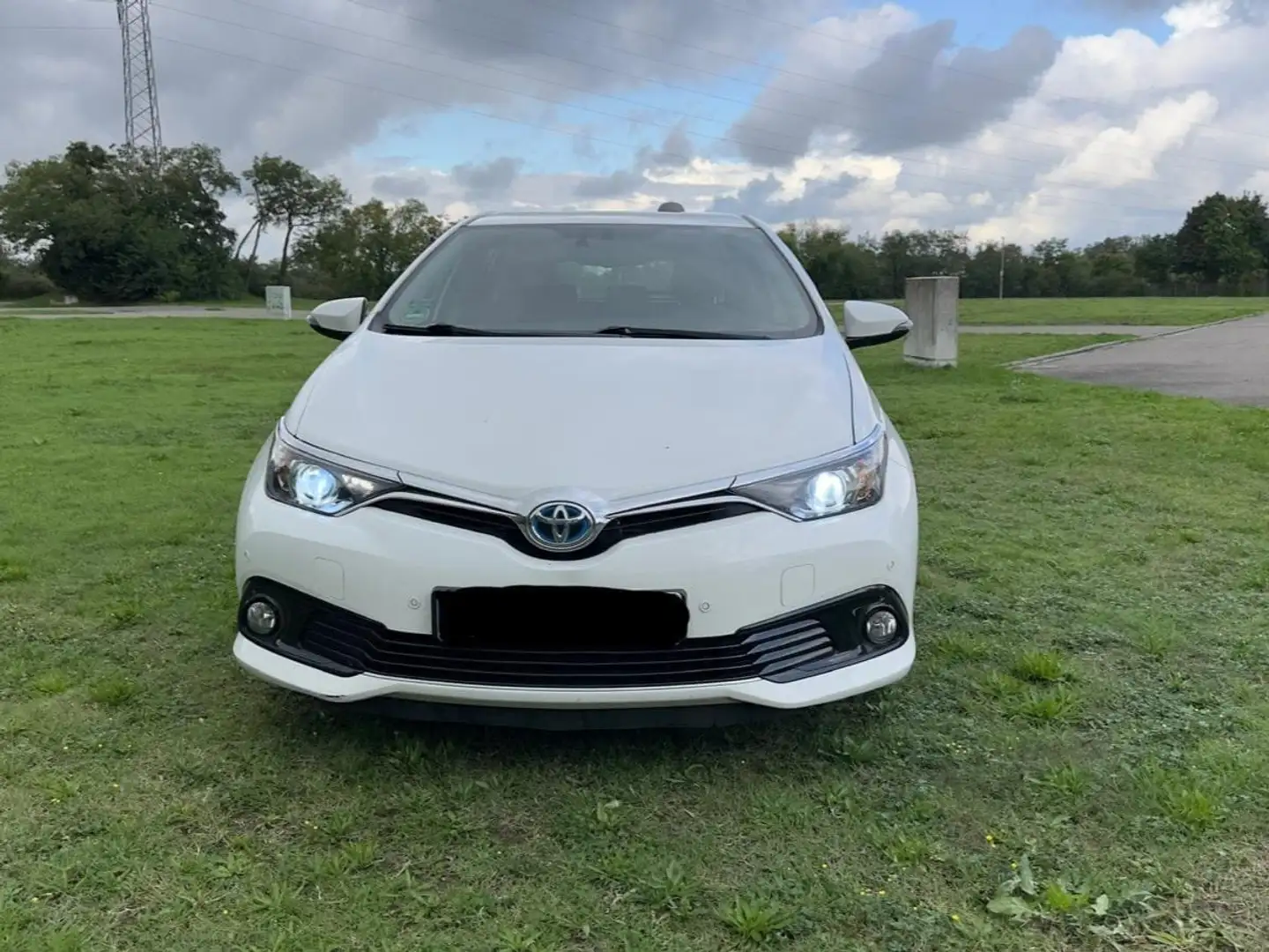 Toyota Auris Hybrid Comfort Weiß - 2