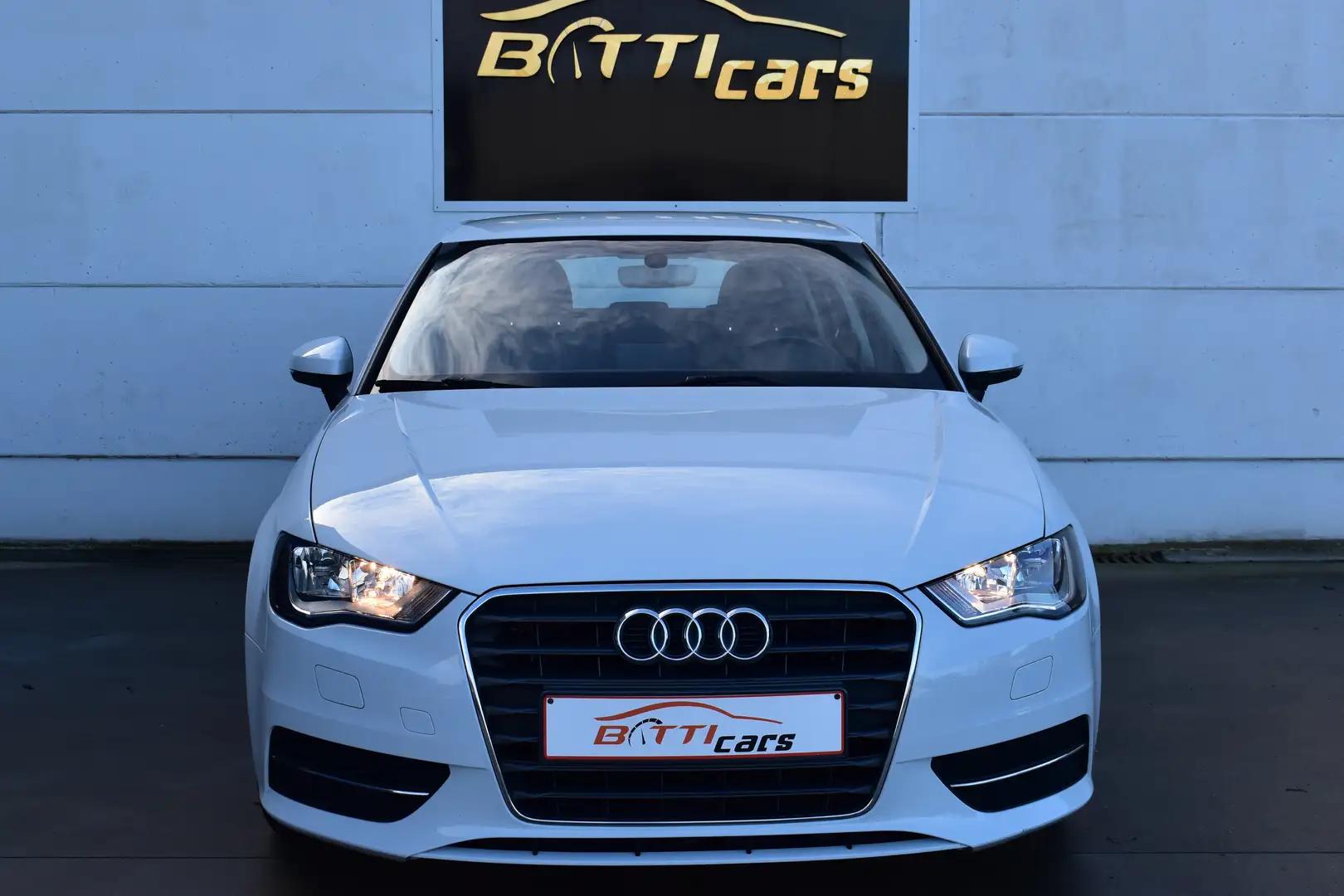 Audi A3 1.6TDI* 2-Zone Airco* Navi* Cruise Control* PDC Blanc - 2