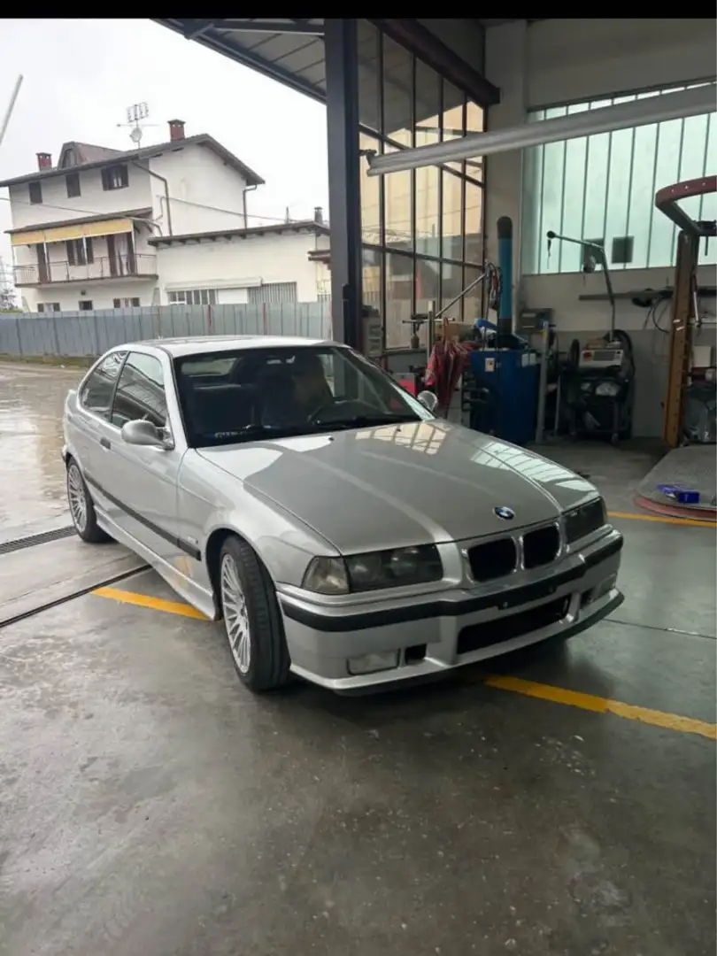 BMW 318 318tds Compact c/clima - 2