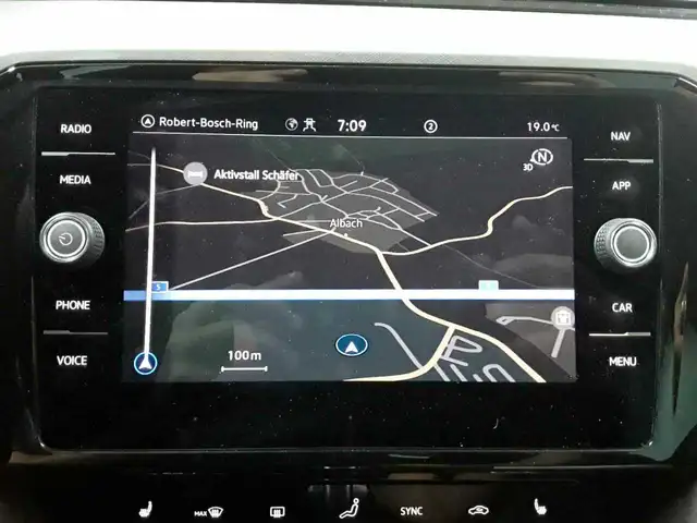 Volkswagen Passat view 12