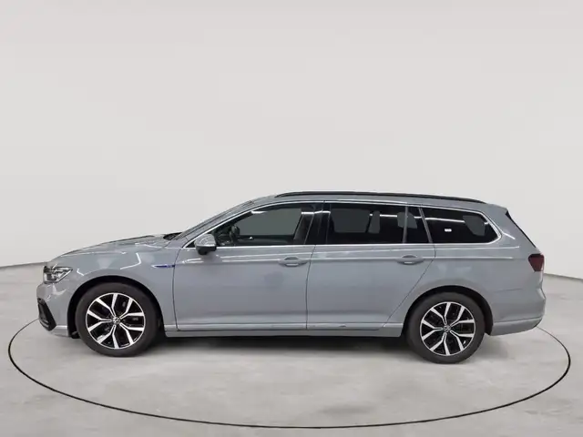 Volkswagen Passat view 6