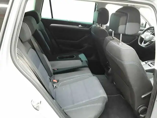 Volkswagen Passat view 15