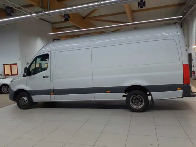 Mercedes-Benz Sprinter view 7