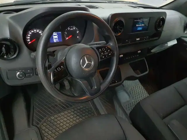 Mercedes-Benz Sprinter view 14