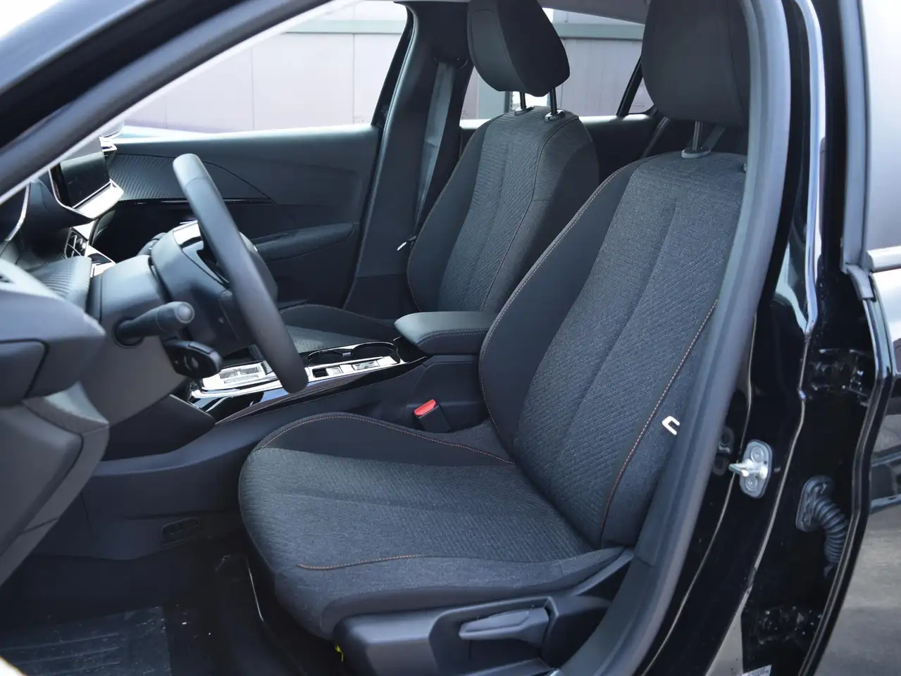 Peugeot 208 2026 — фото 15