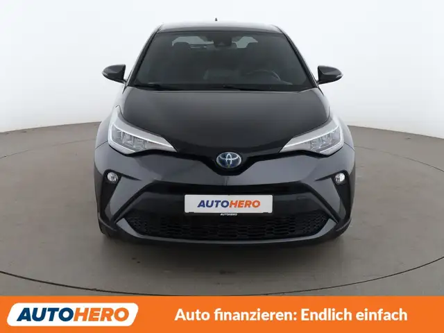 Toyota C-HR view 9