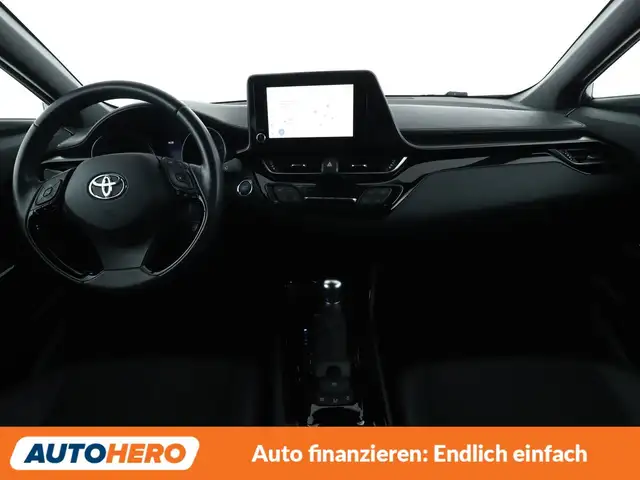 Toyota C-HR view 12