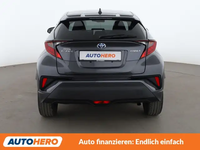 Toyota C-HR view 5