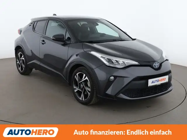 Toyota C-HR view 8