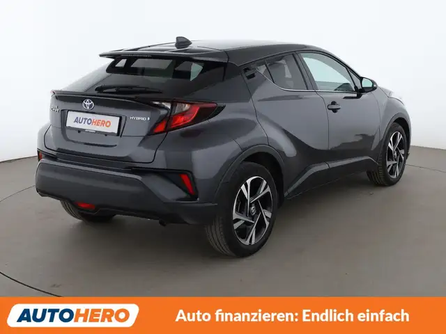 Toyota C-HR view 6