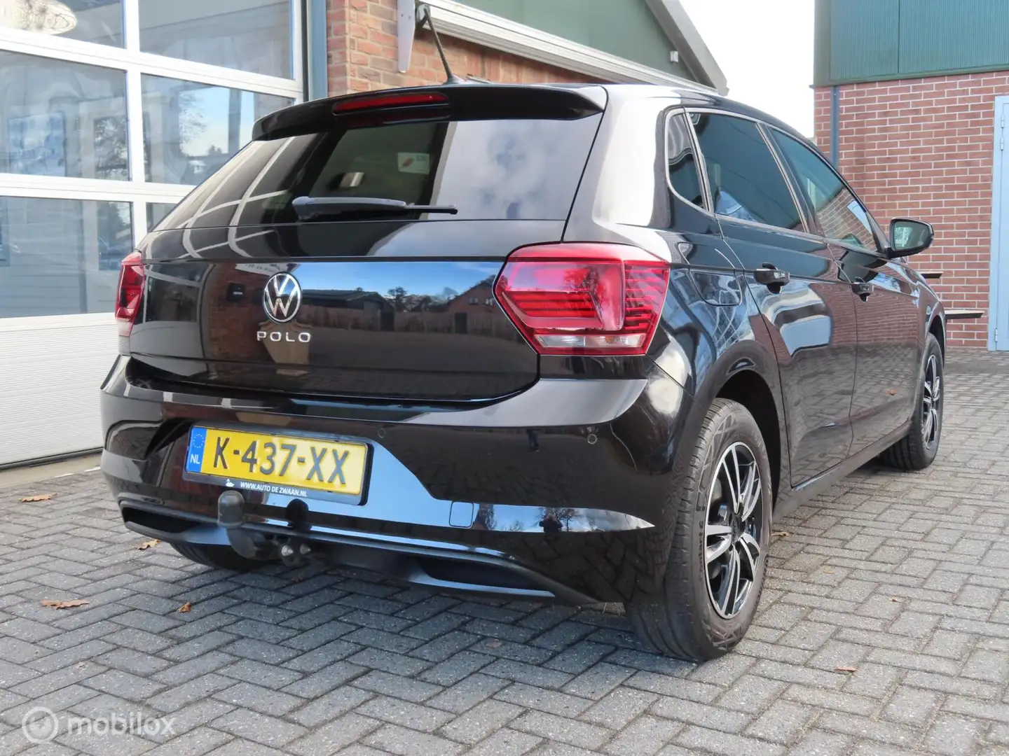 Volkswagen Polo 1.0 TSI Comf Business|Trekhaak|Carplay|Parkeersens Zwart - 2