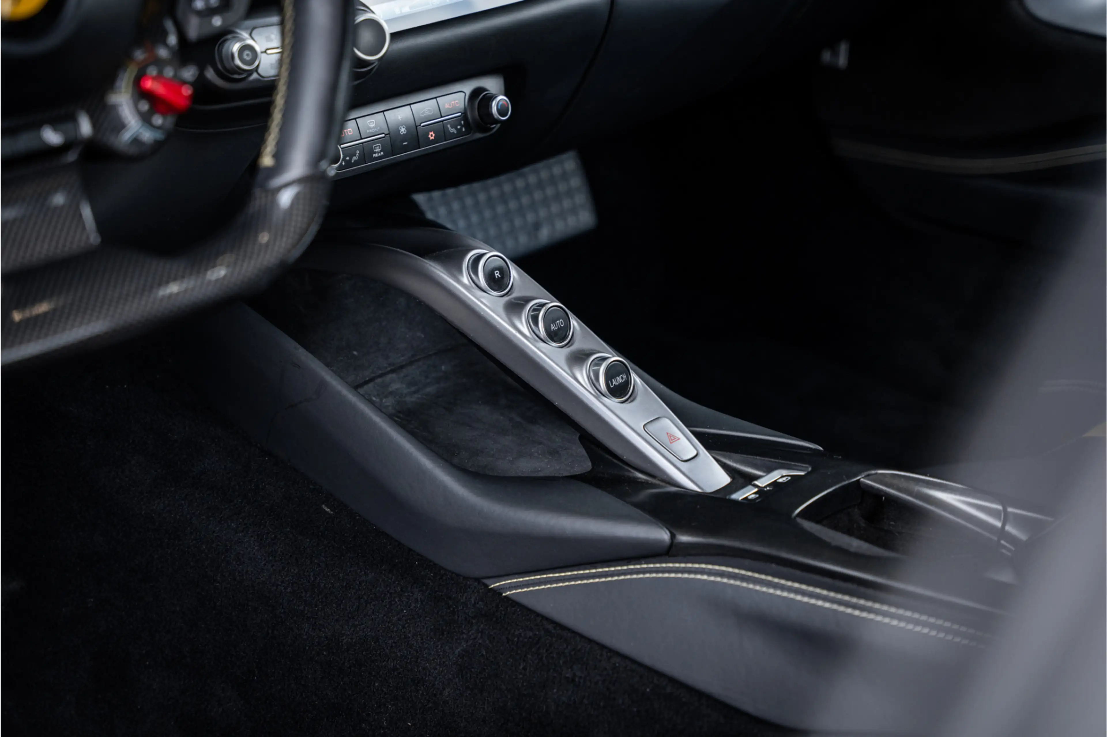Ferrari 812 6.5 V12 Superfast HELE - Racing seats l Passenger — photo 21