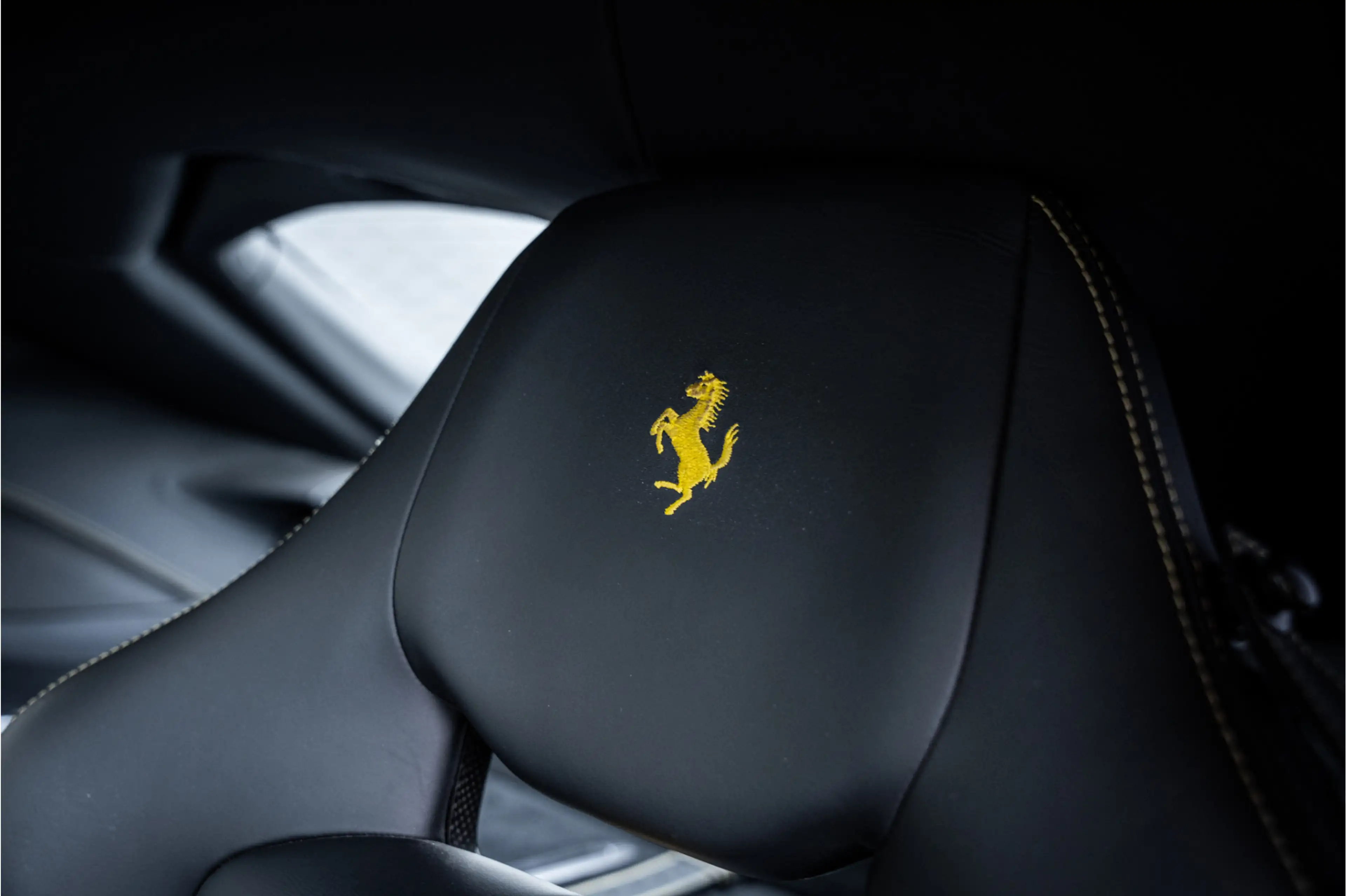 Ferrari 812 6.5 V12 Superfast HELE - Racing seats l Passenger — photo 27
