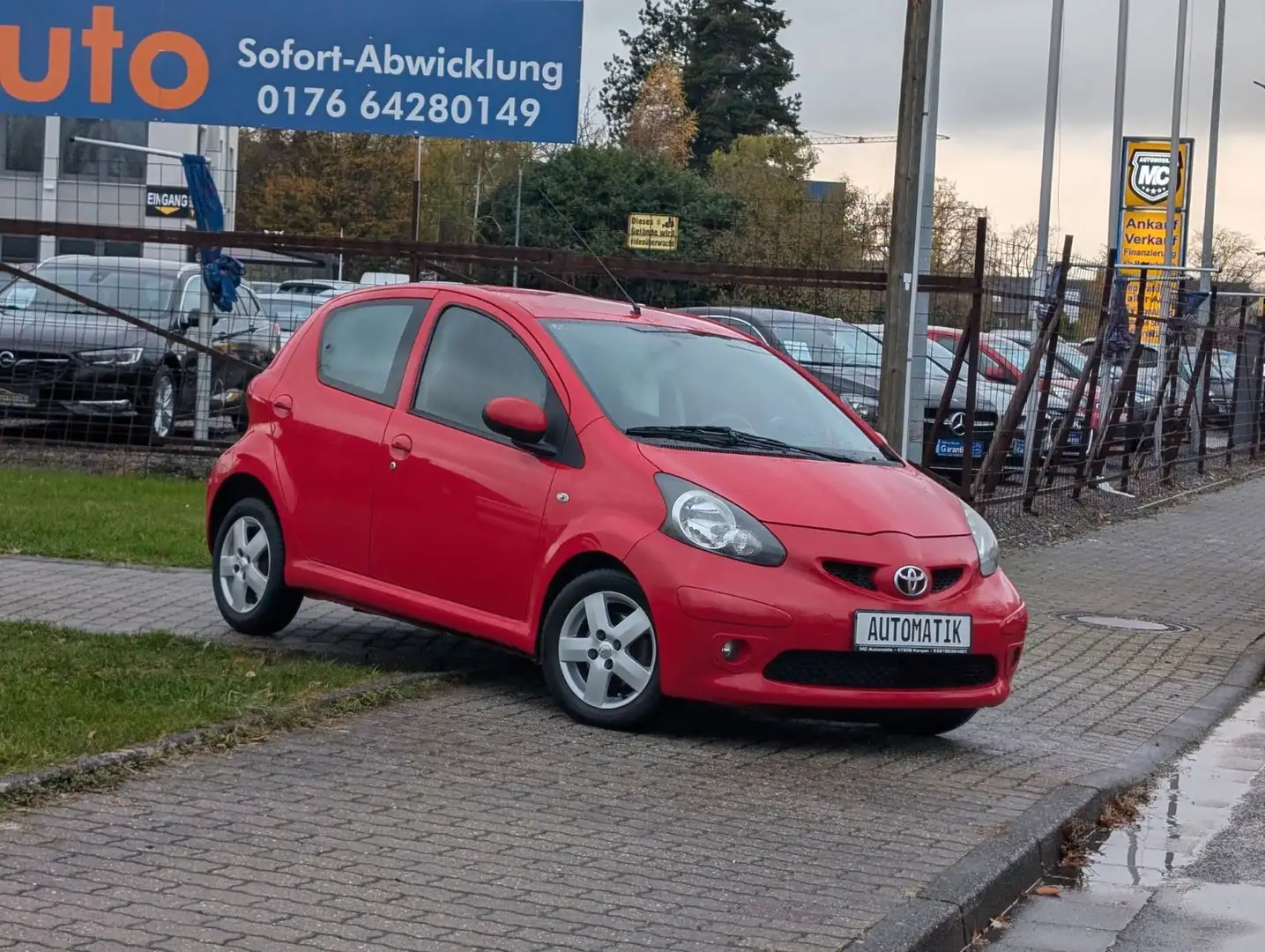 Toyota Aygo AYGO Club*AUTOMATIK*KLIMA*ZV-FUNK !! Червоний - 2