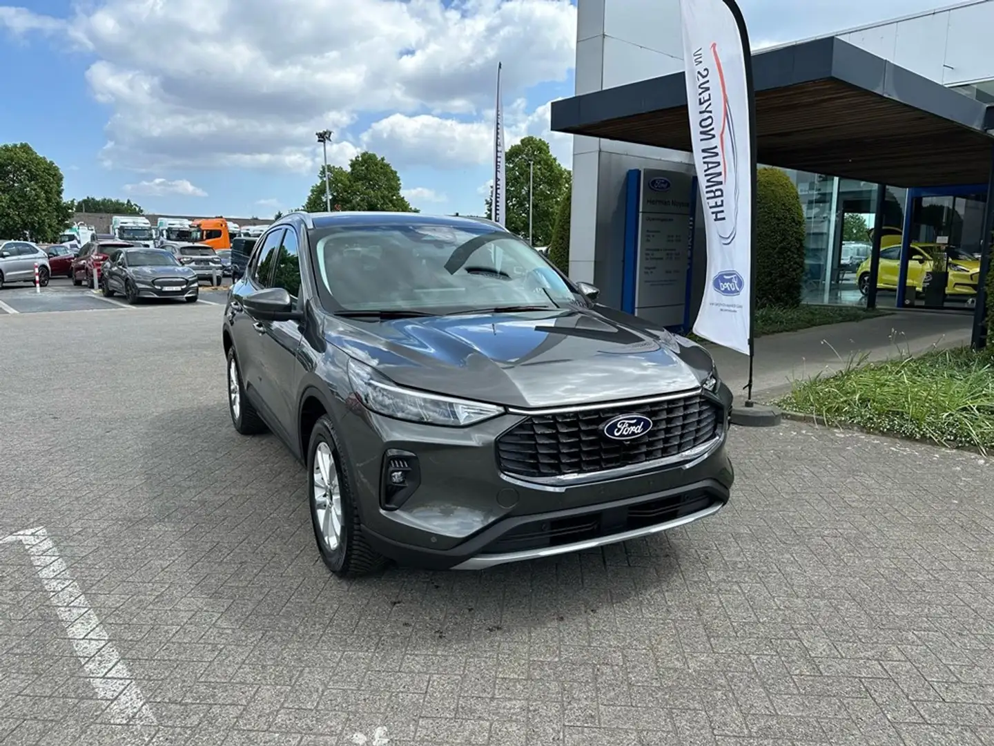Ford Kuga Titanium FHEV - FWD Grijs - 1