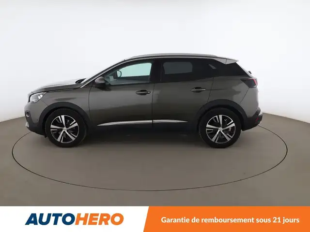 Peugeot 3008 view 3