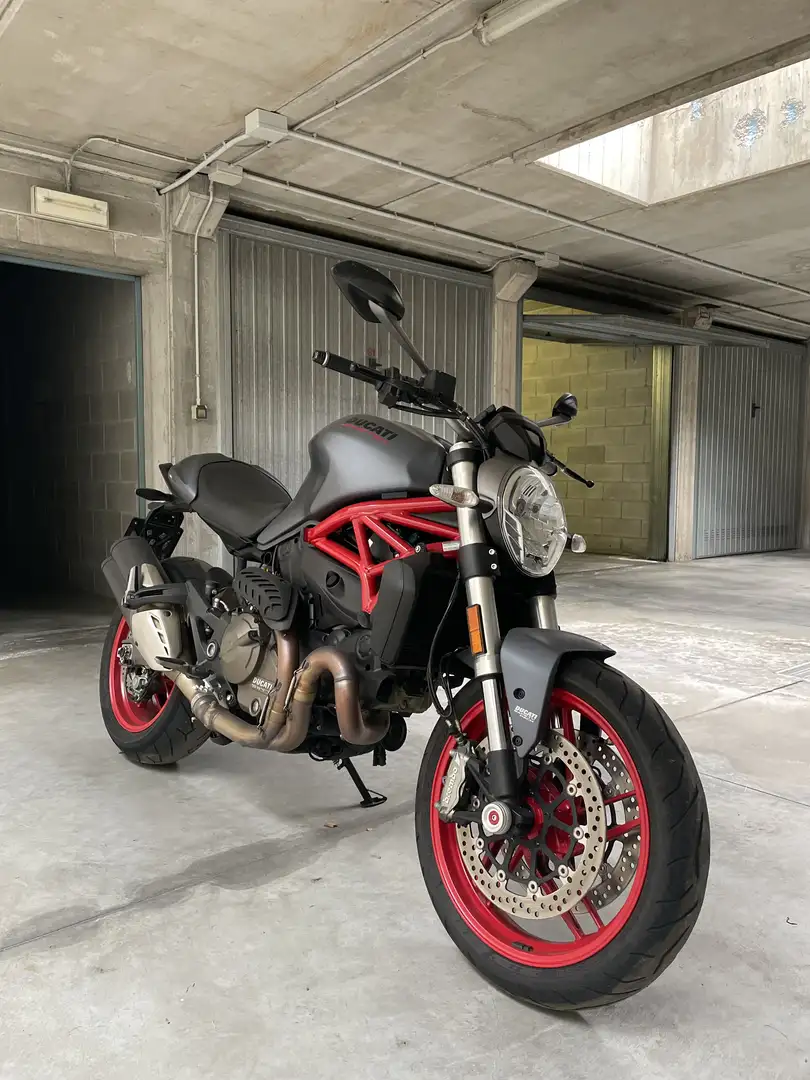 Ducati Monster 821 Dust Grey Negru - 2