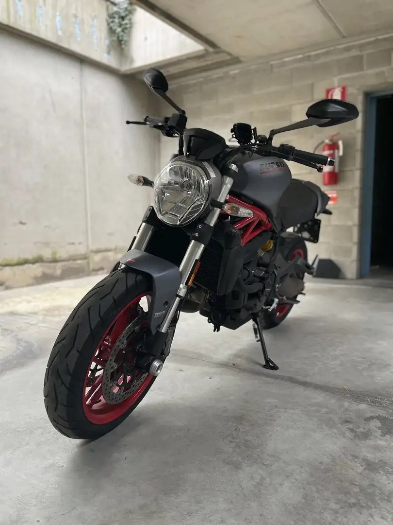 Ducati Monster 821 Dust Grey Negru - 1