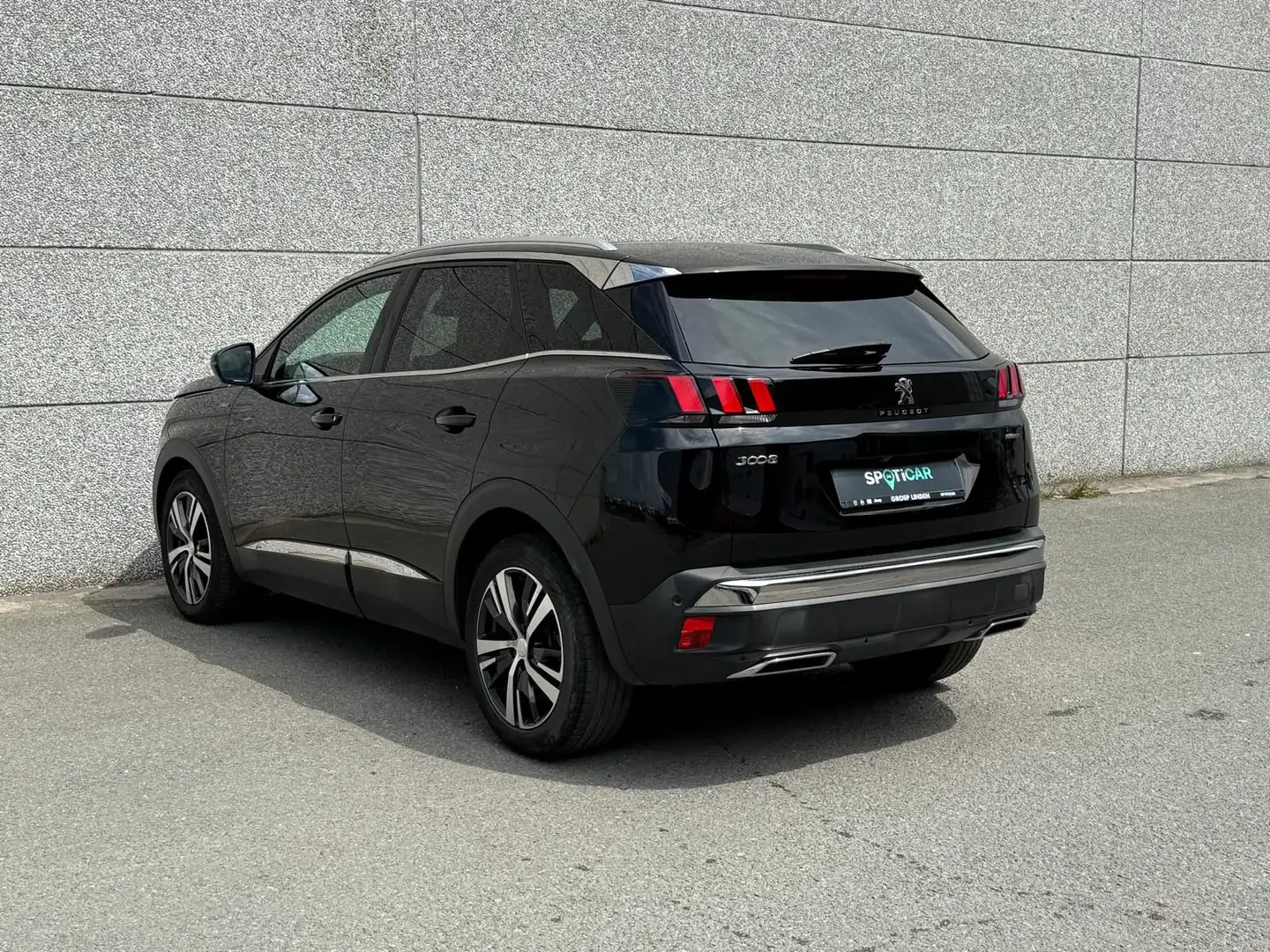 Peugeot 3008 *GPS*CAMERA*PANO* 1.2 BENZ 130 PK GT LINE Zwart - 2