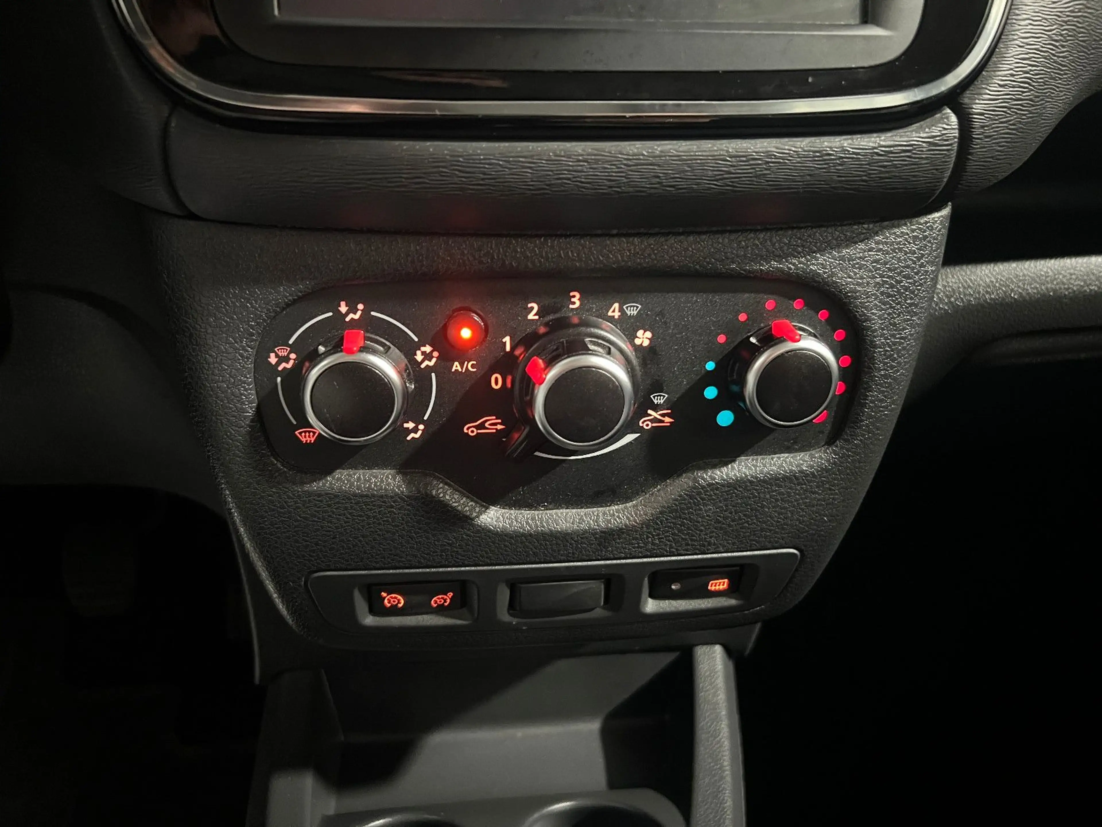 Dacia Lodgy 1.5 dCi Stepway Plus **Navi*Kamera*PDC** — photo 14