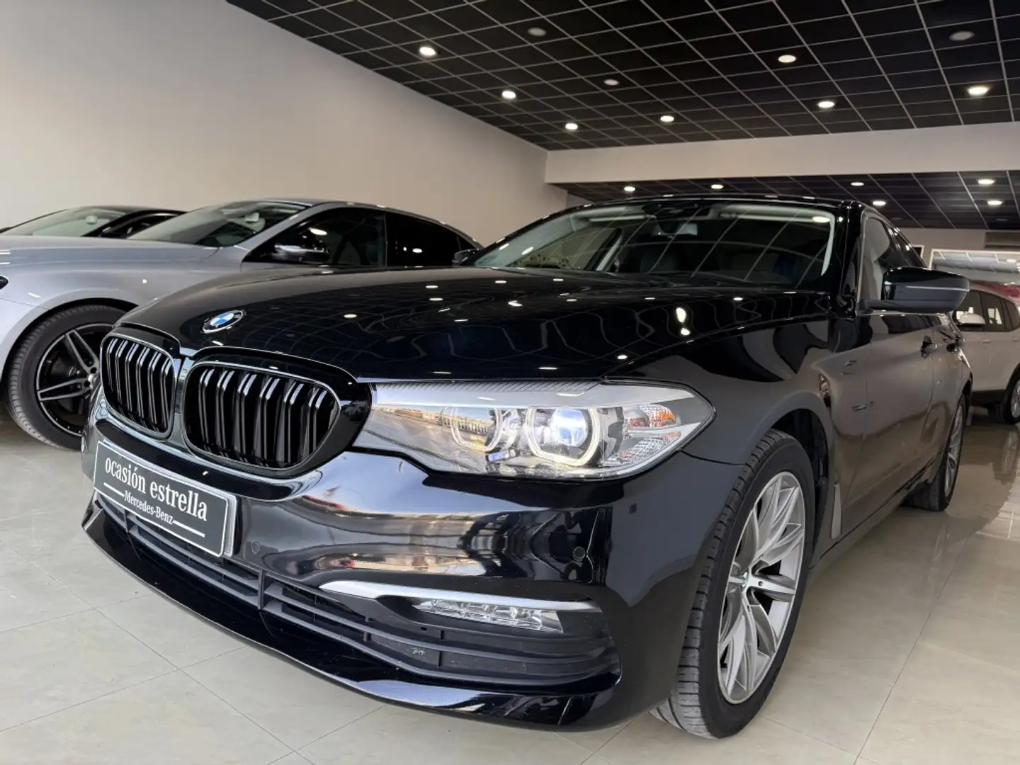 BMW 520 520dA Touring xDrive Negro - 1
