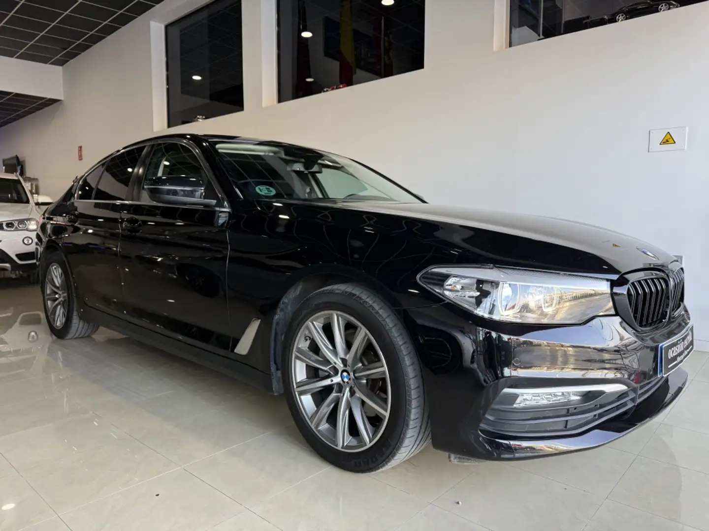 BMW 520 520dA Touring xDrive Negro - 2
