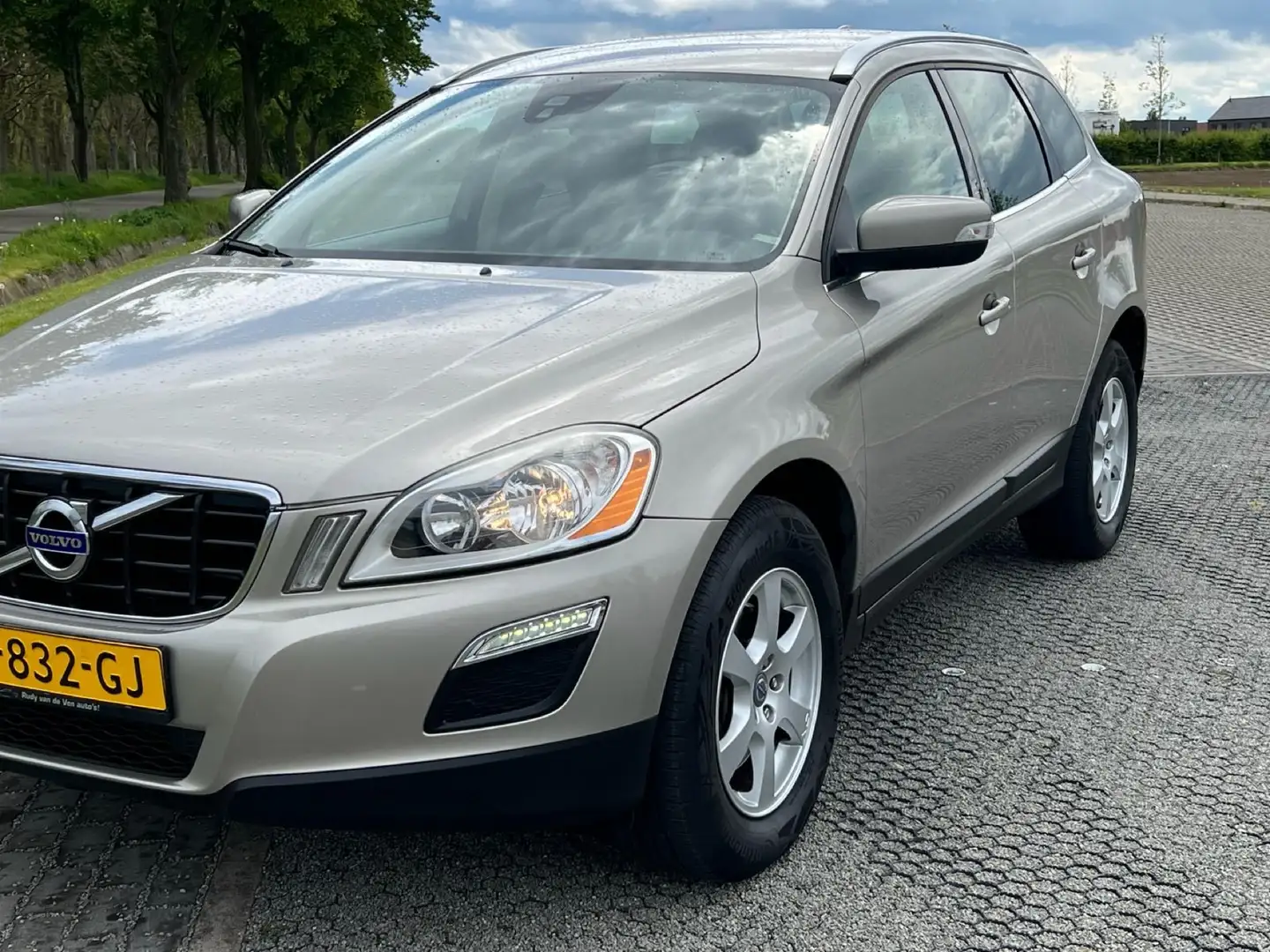 Volvo XC60 2.0 T5 FWD Summum Barna - 1