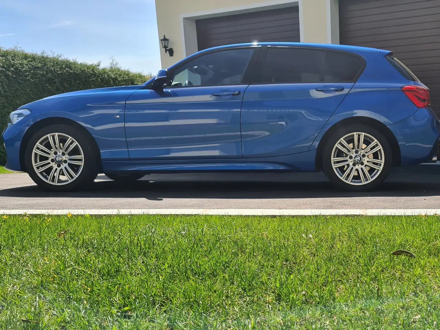 BMW 120 120d xDrive M Sport Aut. M Sport Blau - 1