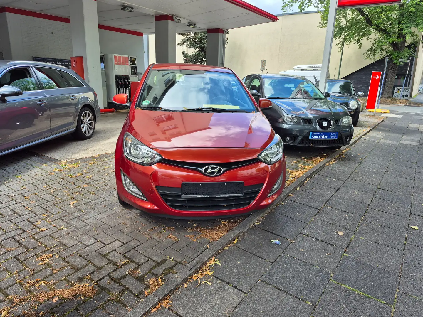 Hyundai i20 1.2 LPG  GAS Rood - 1