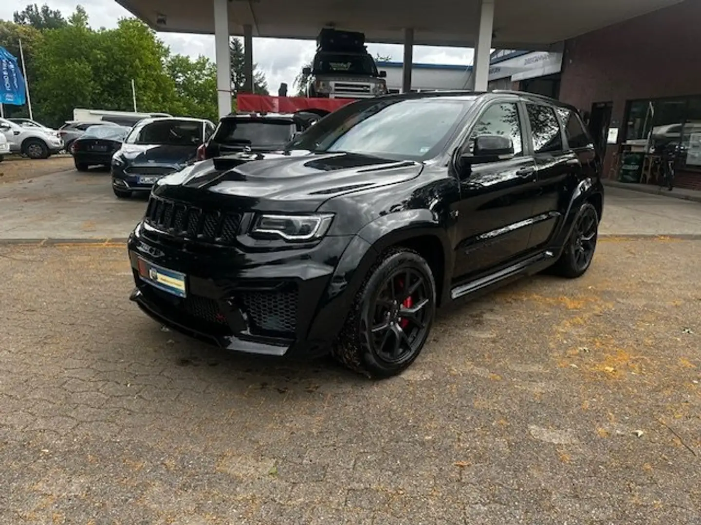 Jeep Grand Cherokee 6.4 V8 HEMI SRT Zwart - 1