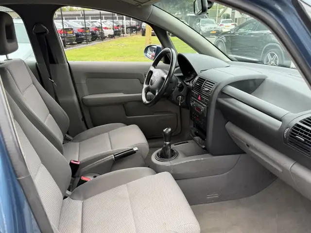 Audi A2 view 6