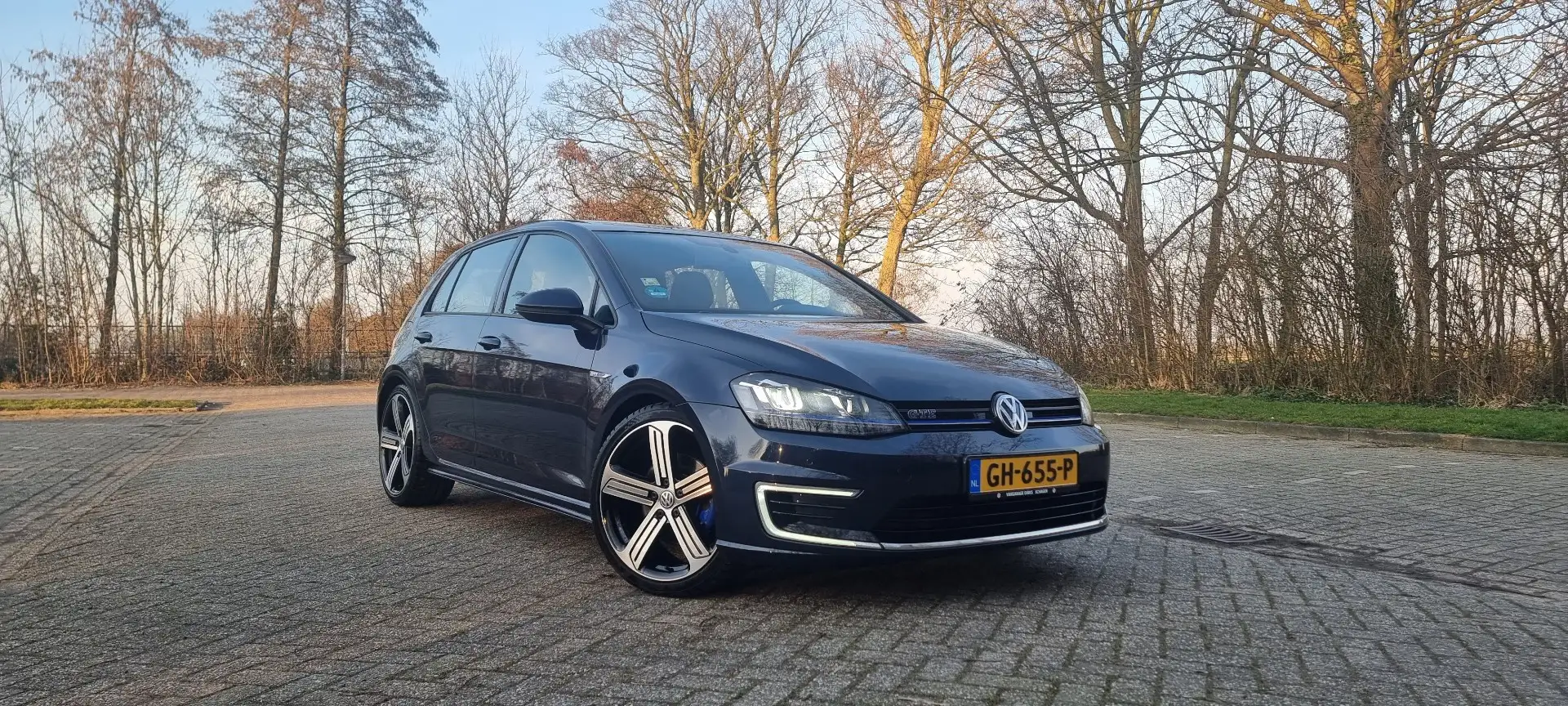 Volkswagen Golf 1.4 TSI GTE Blauw - 1