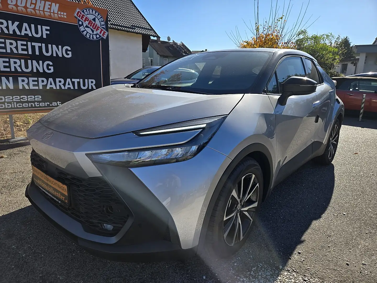 Toyota C-HR 1,8 Hybrid E-CVT Active Drive Silber - 1