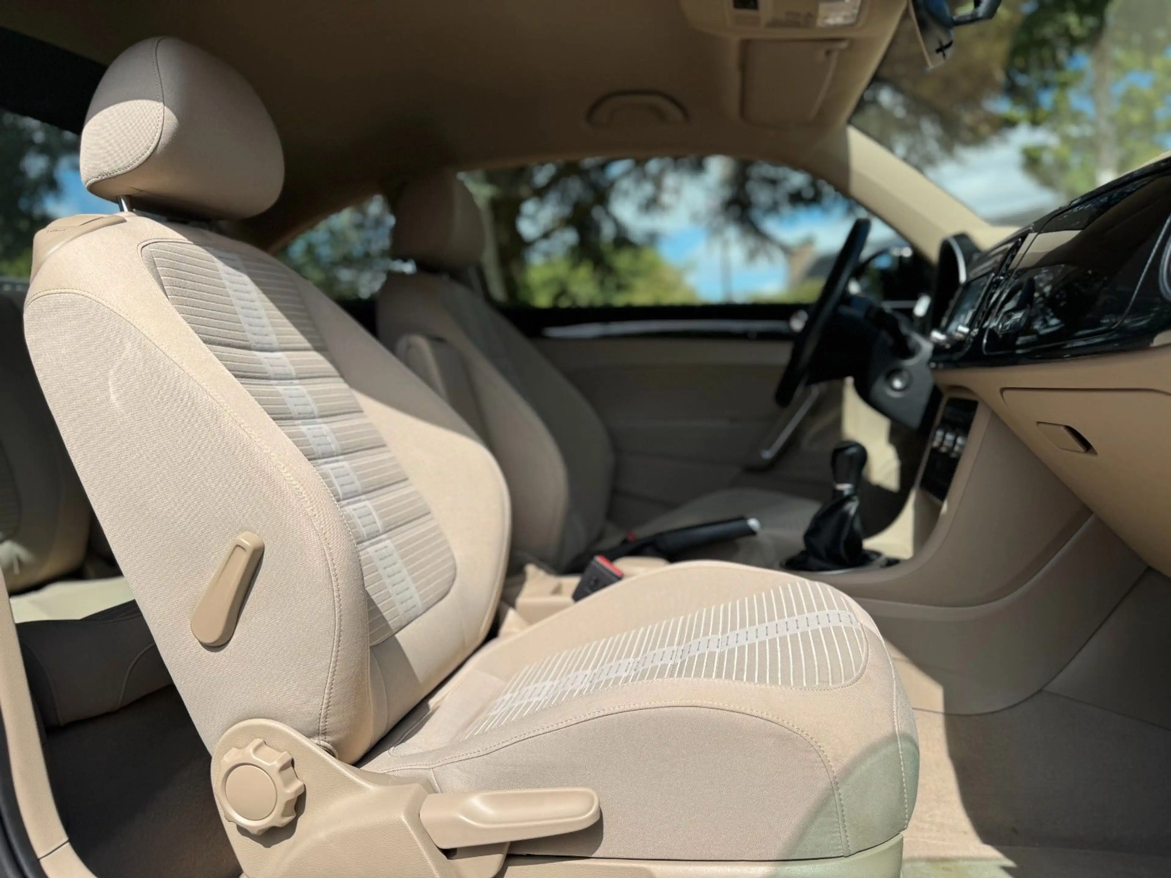 Volkswagen Beetle Sport|TFL|Shzg|PDC|Touch|AUX/USB! — photo 14