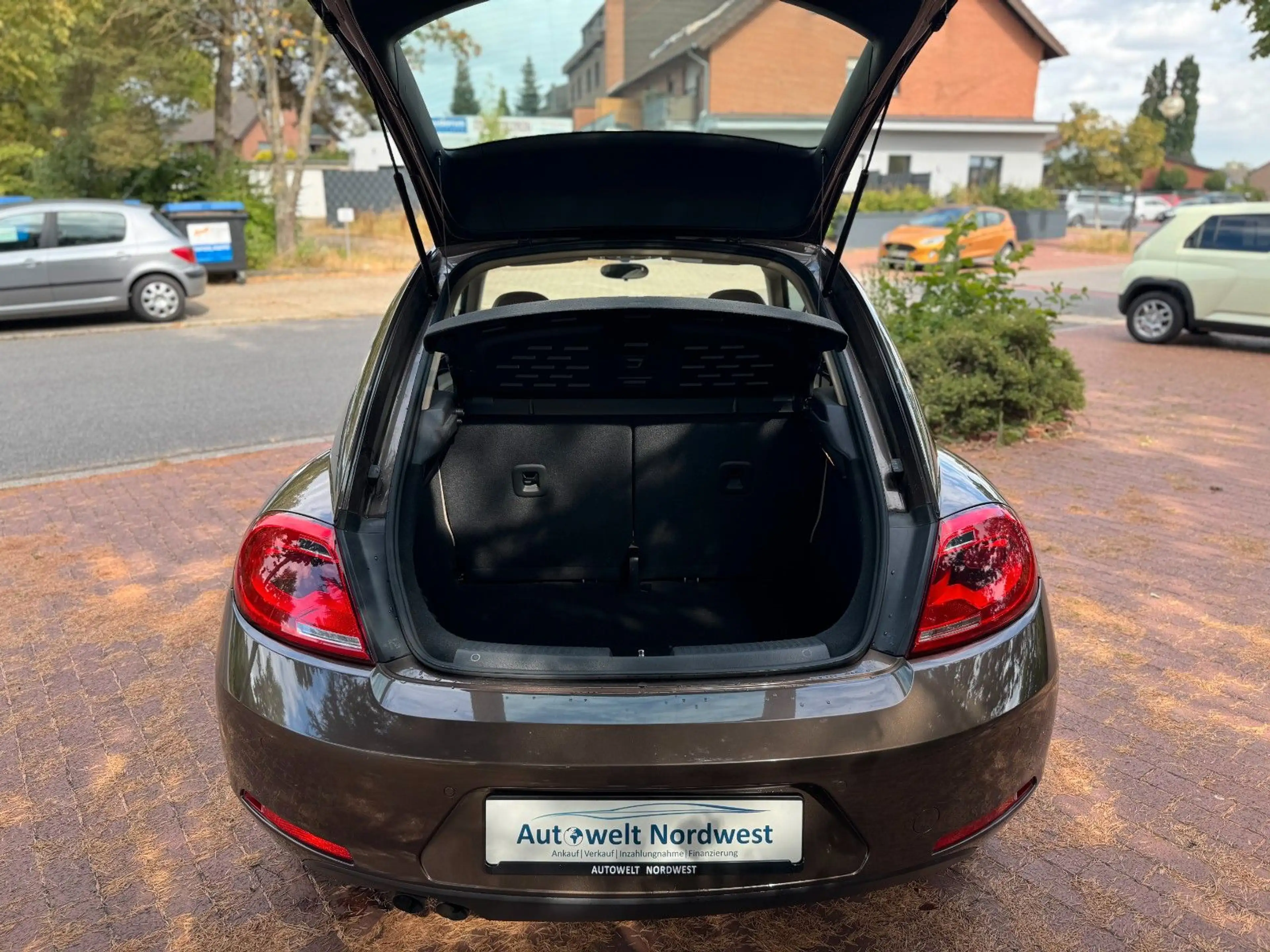 Volkswagen Beetle Sport|TFL|Shzg|PDC|Touch|AUX/USB! — photo 6