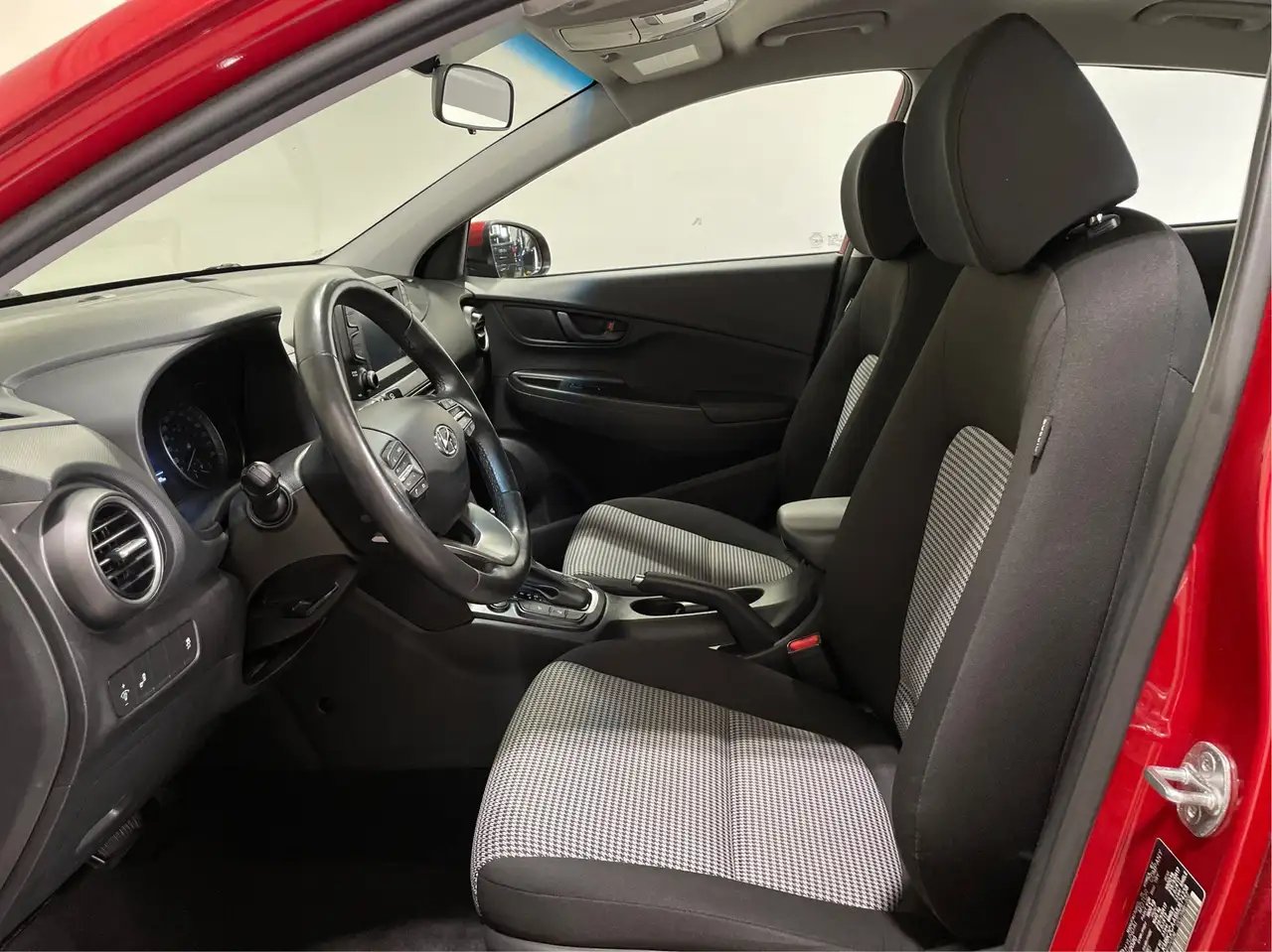Hyundai KONA снимка Hyundai KONA