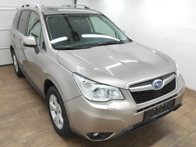 Subaru Forester 2.0 D AUTOMATIK ALLRAD 4X4  XENON KLIMA EURO-6 AHK