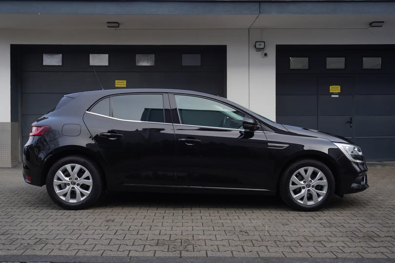 Renault Megane 1.3 TCe Limited EDC KLIMA+NAVI+KAMERA+ALU+TEMPOMAT Noir - 2